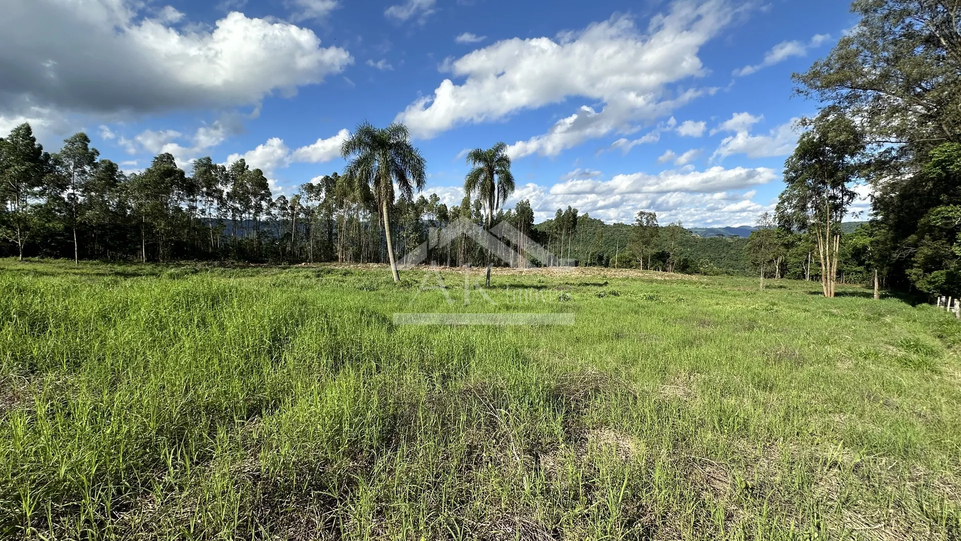 Comprar Área de Terra